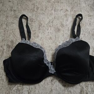 38D Bra With Lace Trim